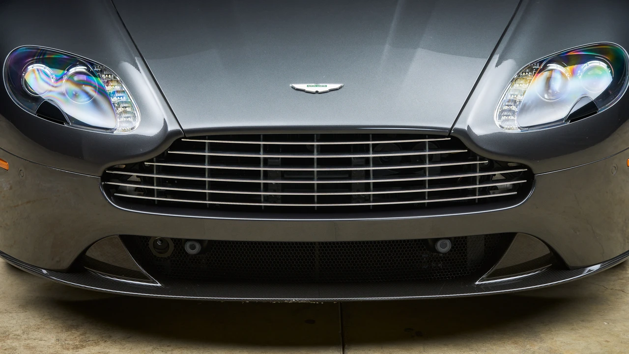 2013 Aston Martin V8 Vantage (2006-2017) - Image 27 of 31