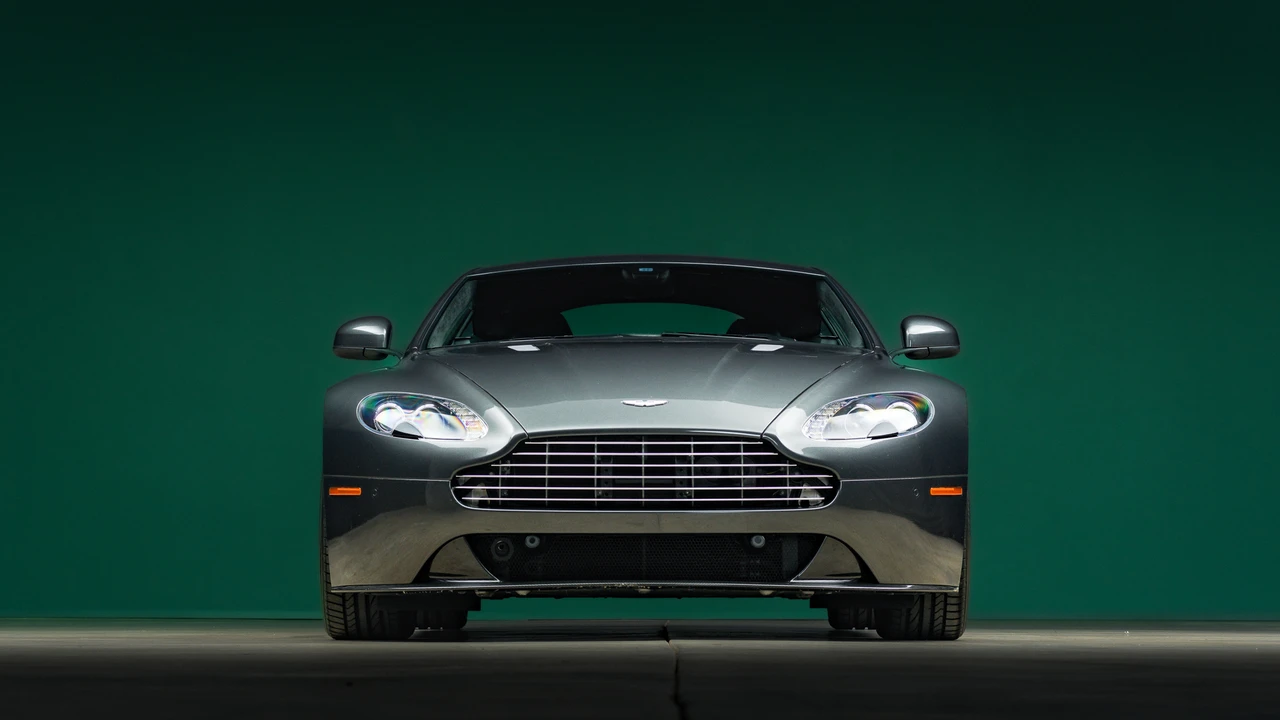 2013 Aston Martin V8 Vantage (2006-2017) - Image 3 of 31