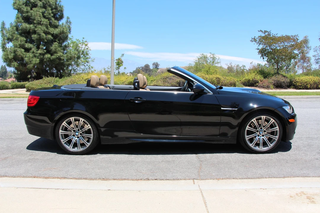 2013 BMW E93 M3 Convertible - Image 9 of 31