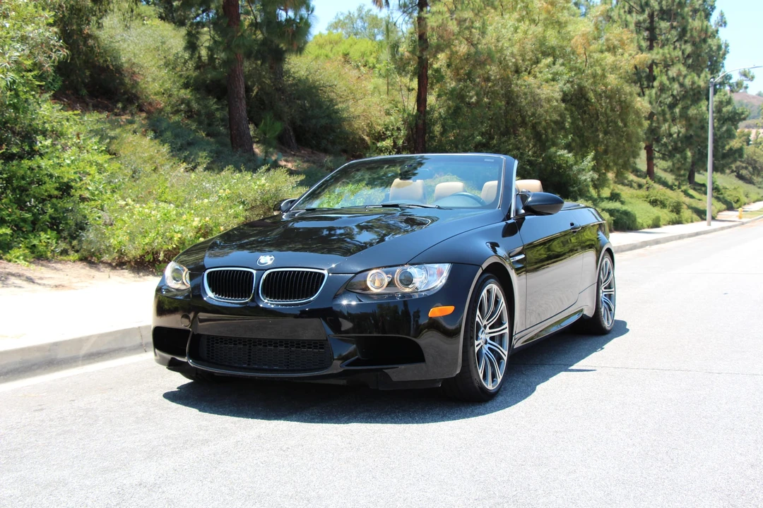 2013 BMW E93 M3 Convertible - Image 2 of 31