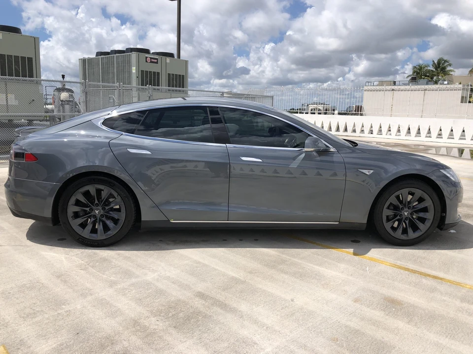 2013 Tesla Model S - Image 21 of 31