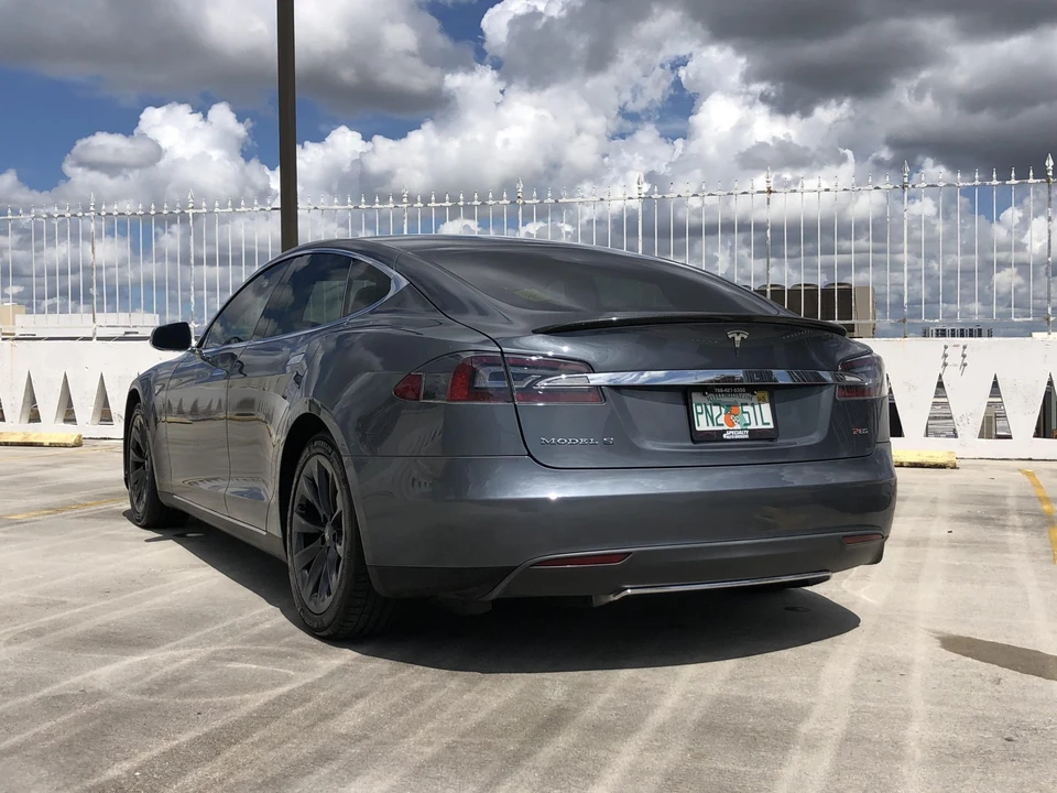 2013 Tesla Model S - Image 11 of 31