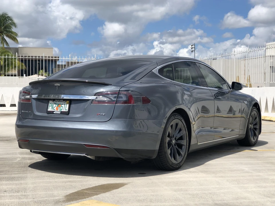 2013 Tesla Model S - Image 18 of 31