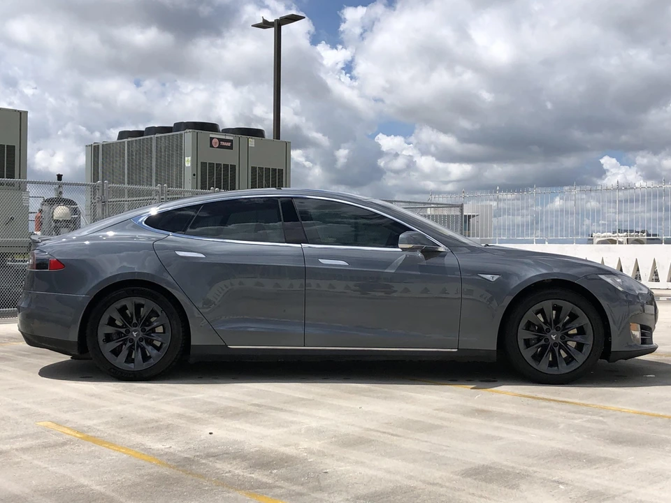 2013 Tesla Model S - Image 22 of 31