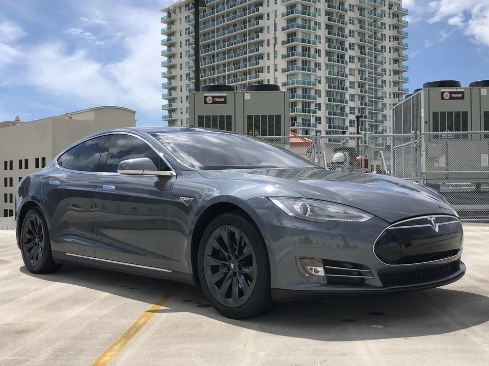 2013 Tesla Model S - Image 25 of 31