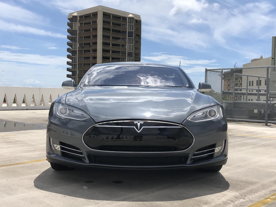 2013 Tesla Model S - Image 27 of 31