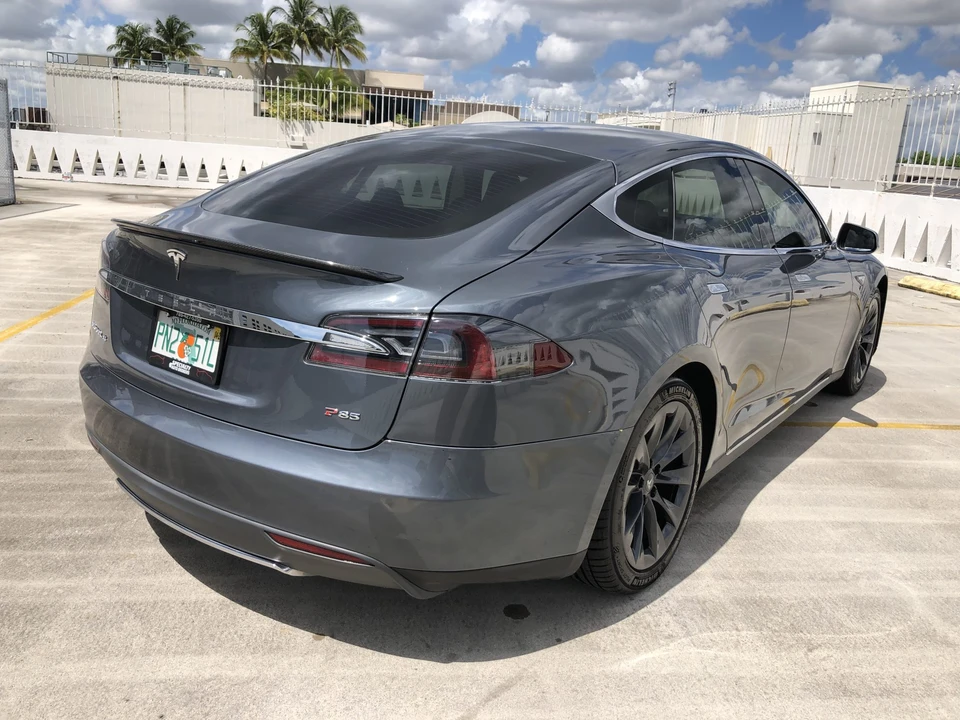 2013 Tesla Model S - Image 17 of 31