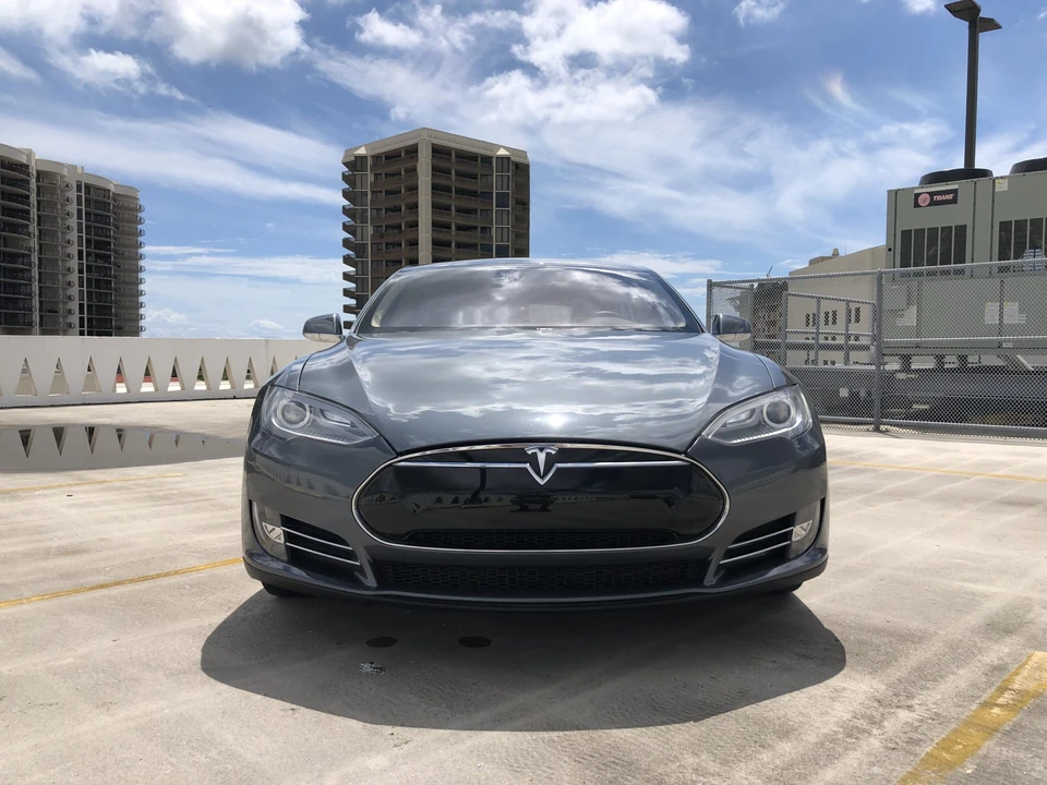 2013 Tesla Model S - Image 26 of 31
