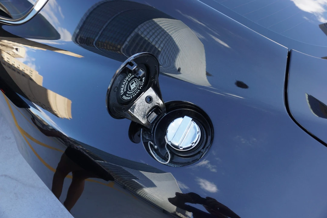 2014 Aston Martin DB9 - Image 30 of 31