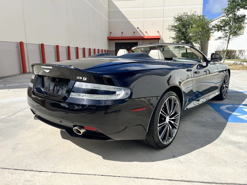 2014 Aston Martin DB9 - Image 16 of 31