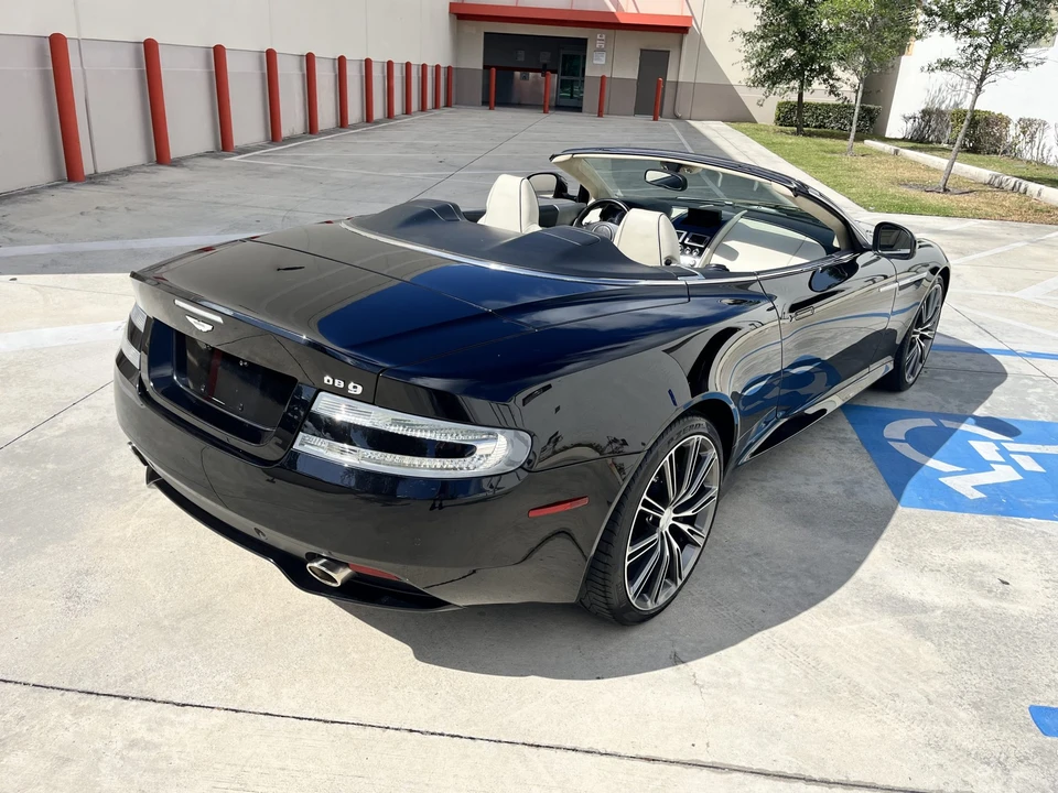 2014 Aston Martin DB9 - Image 17 of 31