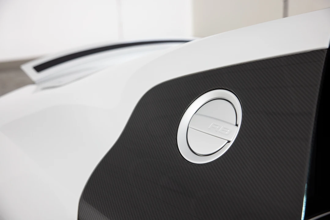 2014 Audi 42 R8 - Image 14 of 31