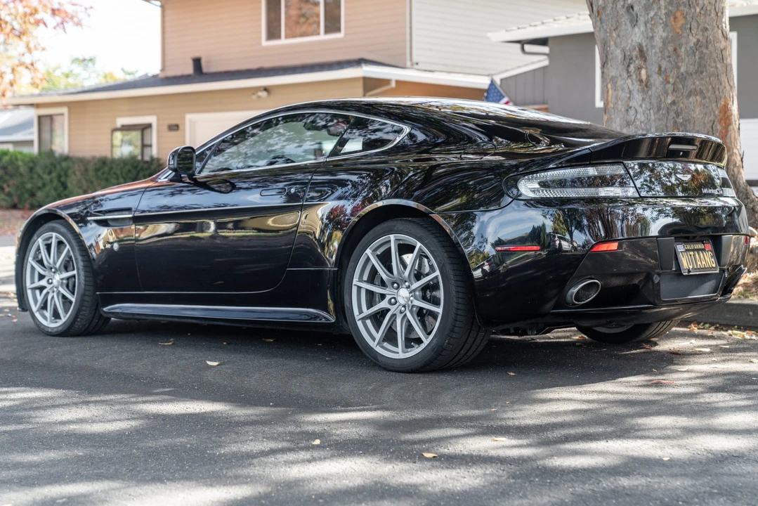 2015 Aston Martin V12 Vantage (2010-2018) - Image 6 of 31