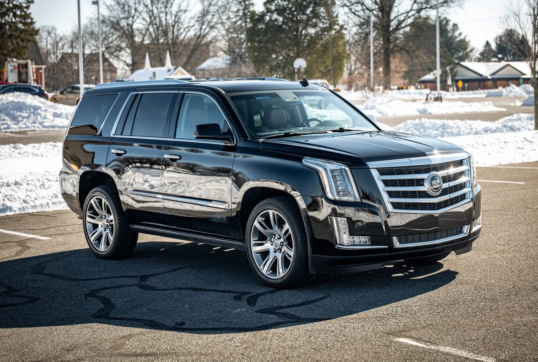 2015 Cadillac Escalade 4th Gen - Image 18 of 31