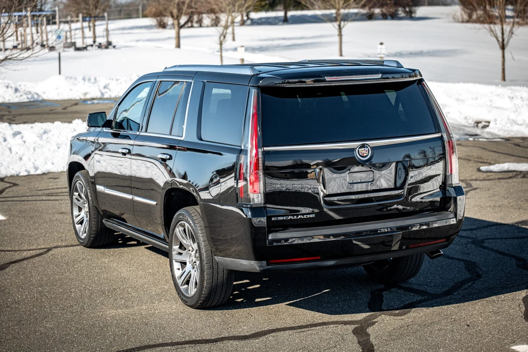 2015 Cadillac Escalade 4th Gen - Image 30 of 31
