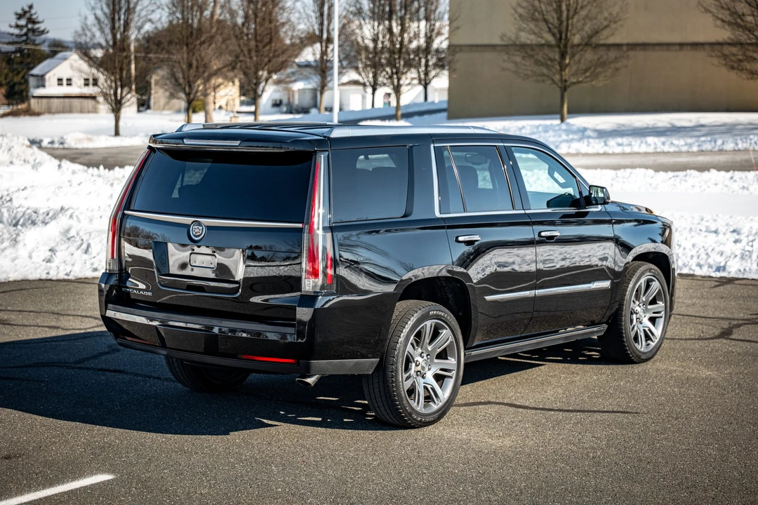 2015 Cadillac Escalade 4th Gen - Image 26 of 31