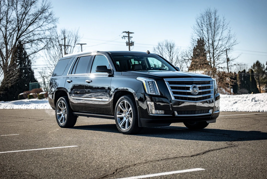 2015 Cadillac Escalade 4th Gen - Image 17 of 31