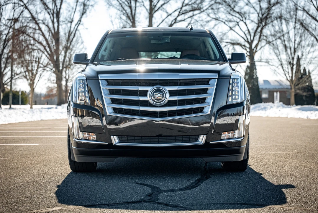 2015 Cadillac Escalade 4th Gen - Image 12 of 31