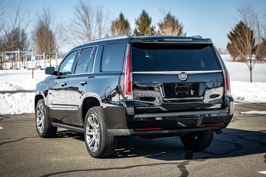 2015 Cadillac Escalade 4th Gen - Image 17 of 31