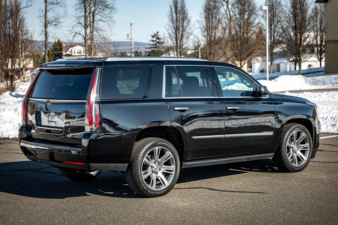 2015 Cadillac Escalade 4th Gen - Image 24 of 31