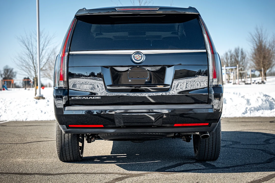 2015 Cadillac Escalade 4th Gen - Image 19 of 31