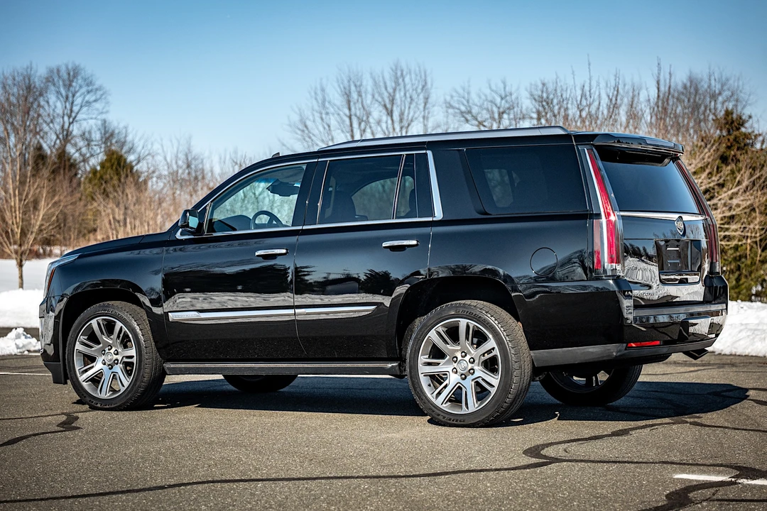 2015 Cadillac Escalade 4th Gen - Image 11 of 31
