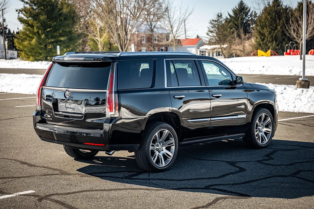2015 Cadillac Escalade 4th Gen - Image 20 of 31