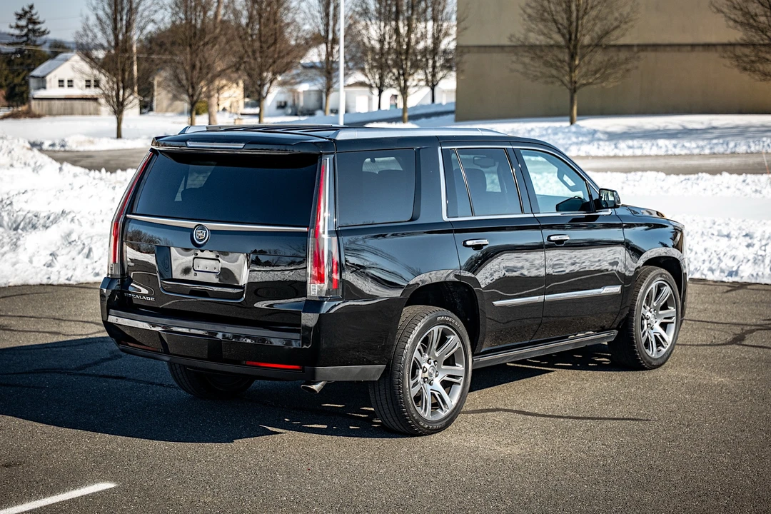2015 Cadillac Escalade 4th Gen - Image 21 of 31