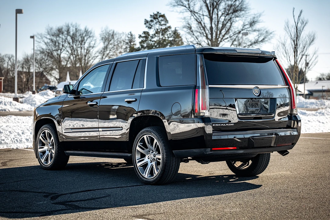 2015 Cadillac Escalade 4th Gen - Image 14 of 31