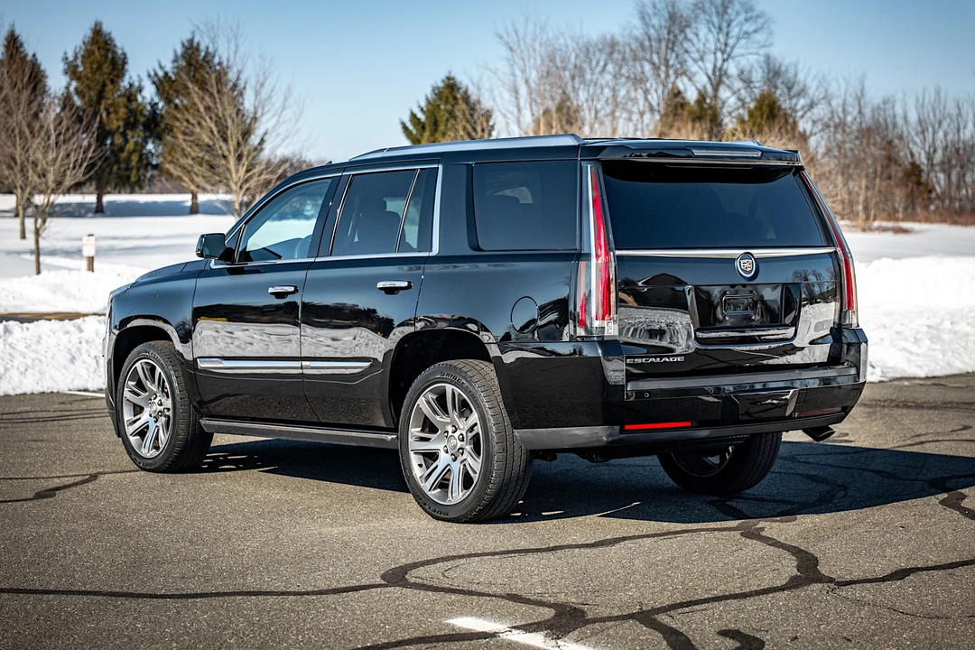 2015 Cadillac Escalade 4th Gen - Image 13 of 31