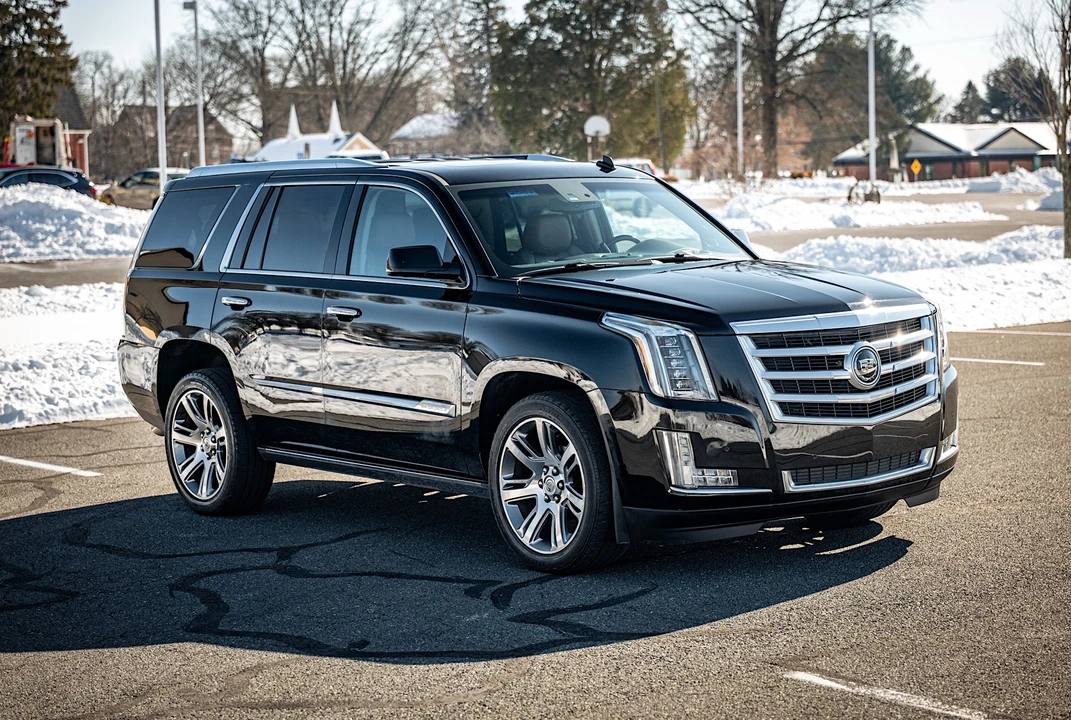 2015 Cadillac Escalade 4th Gen - Image 28 of 31