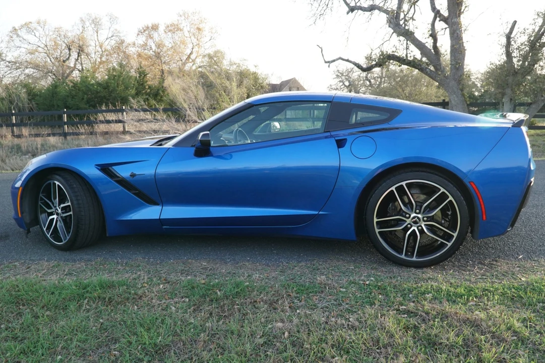 2015 Chevrolet Corvette C7 - Image 2 of 8