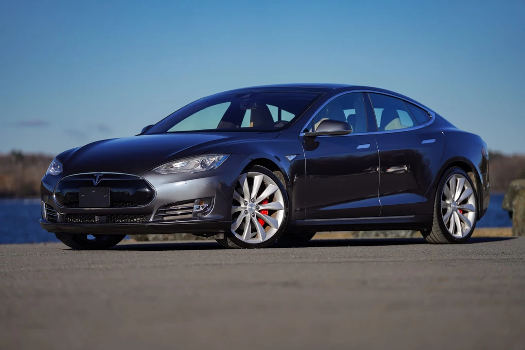 2015 Tesla Model S - Image 3 of 31