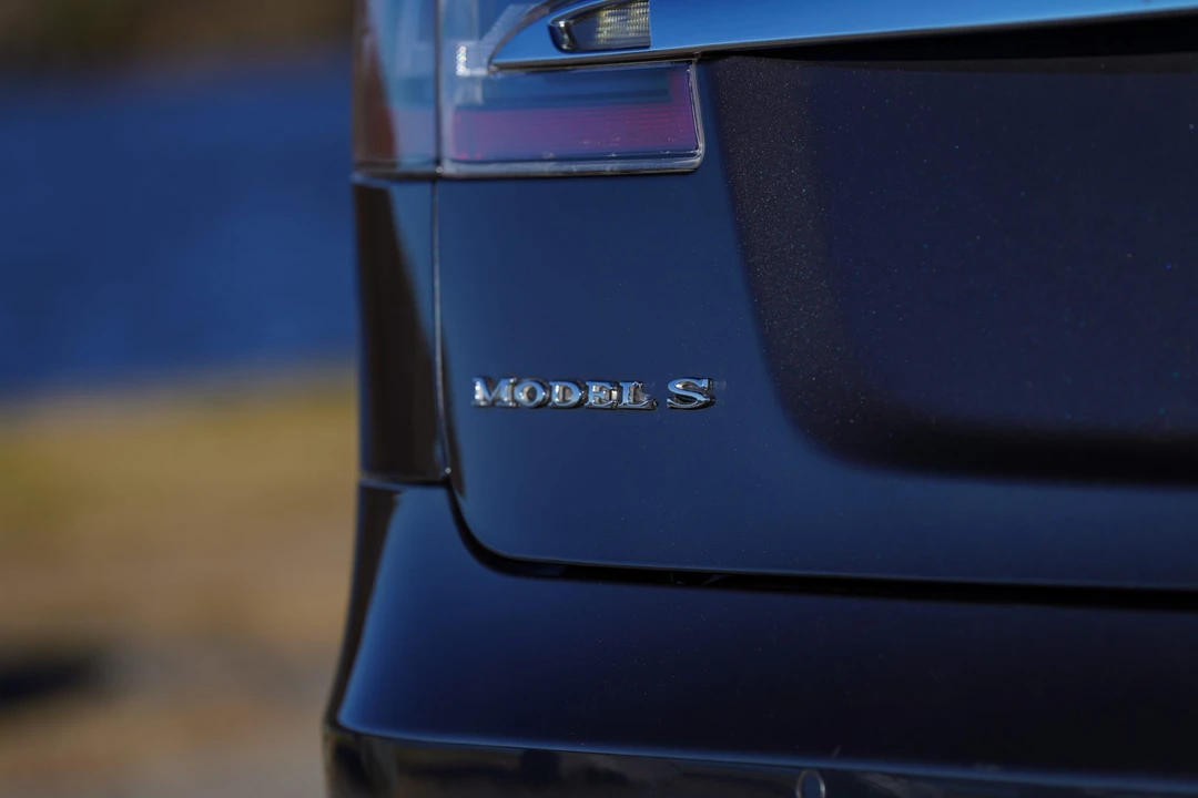 2015 Tesla Model S - Image 20 of 31
