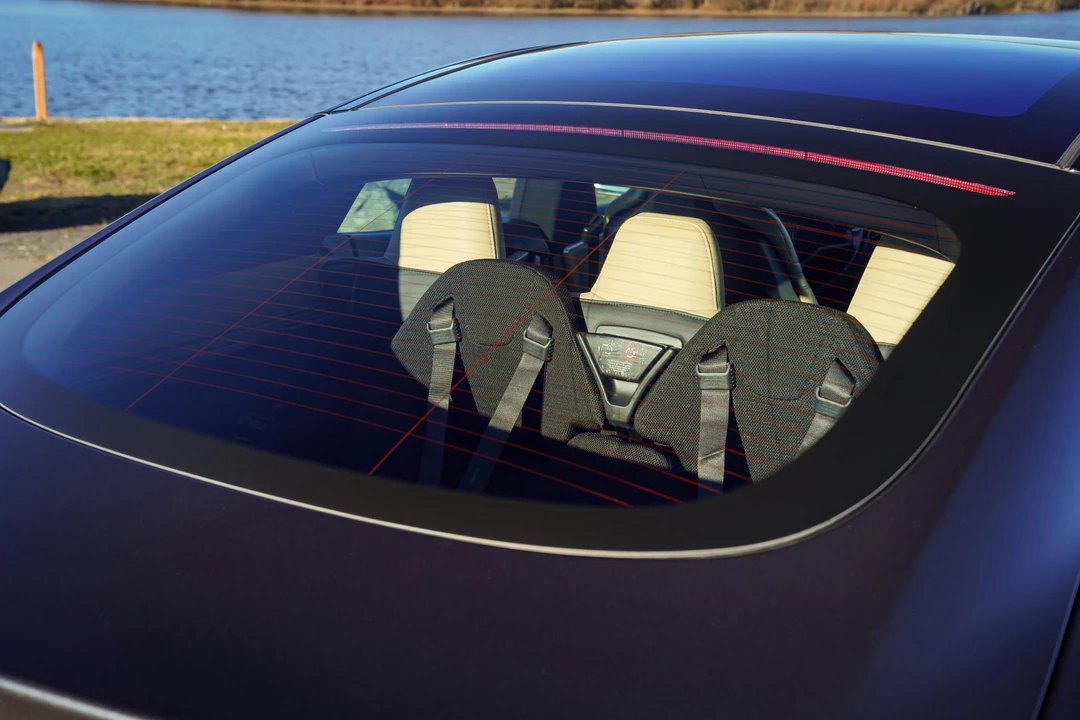 2015 Tesla Model S - Image 23 of 31