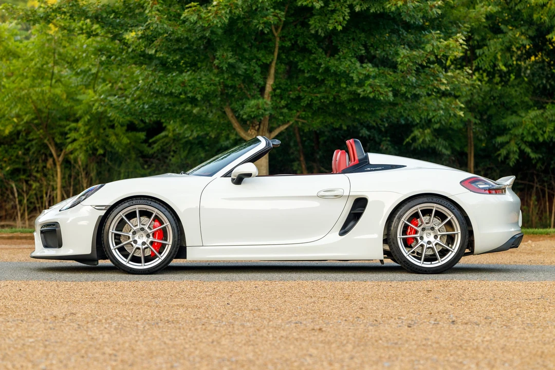 2016 Porsche 981 Boxster Spyder - Image 10 of 31