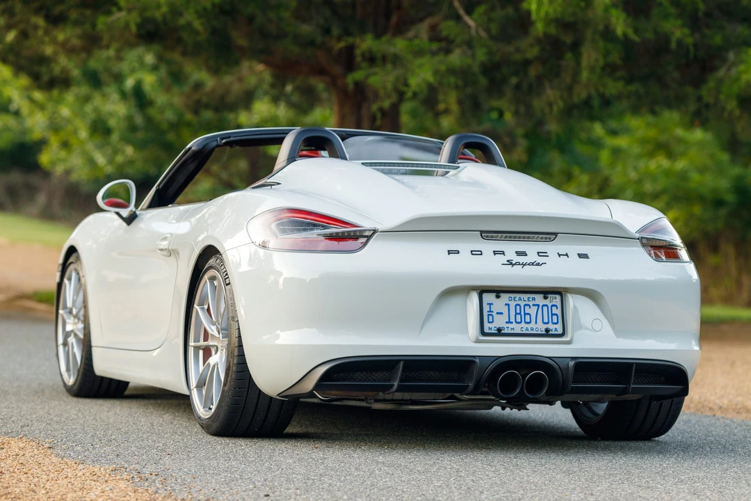 2016 Porsche 981 Boxster Spyder - Image 16 of 31