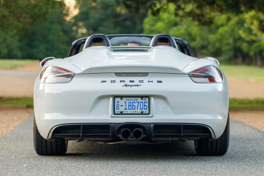 2016 Porsche 981 Boxster Spyder - Image 17 of 31