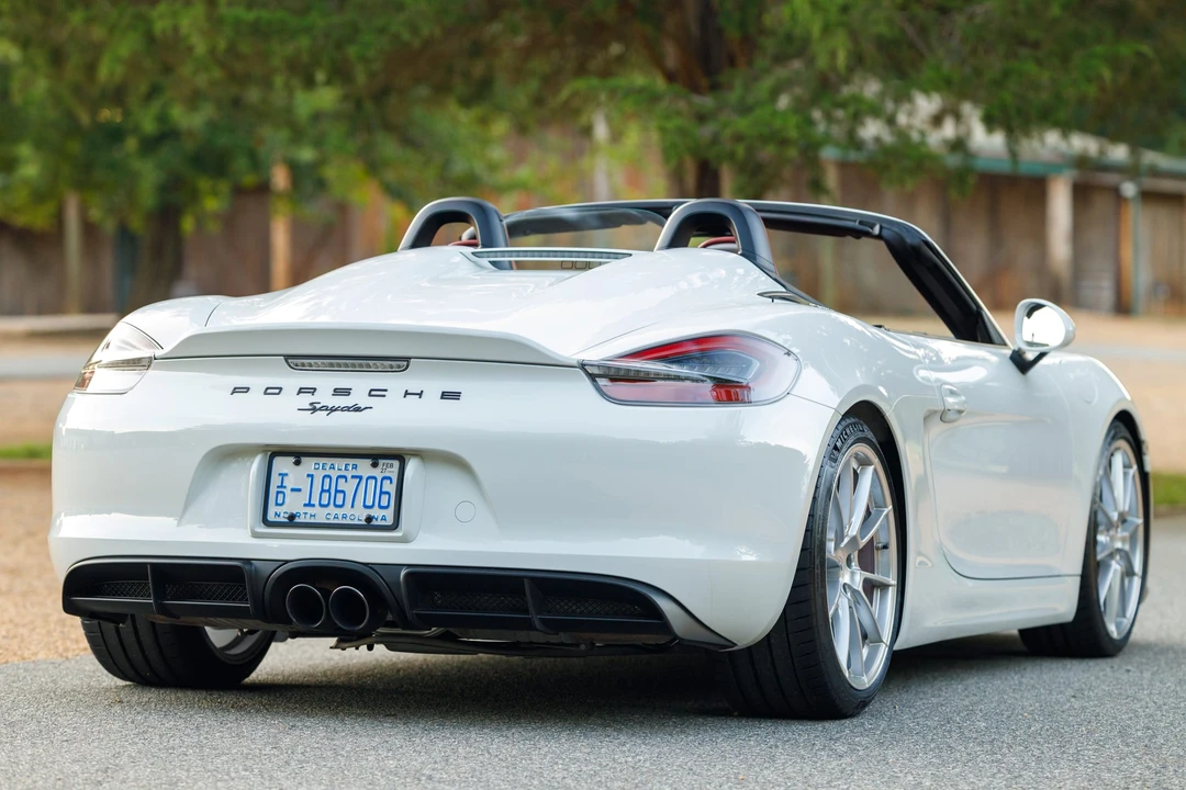 2016 Porsche 981 Boxster Spyder - Image 19 of 31