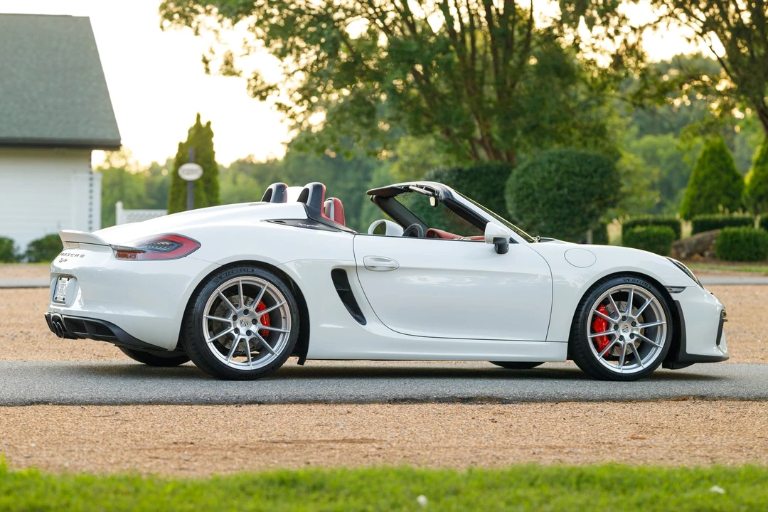 2016 Porsche 981 Boxster Spyder - Image 23 of 31