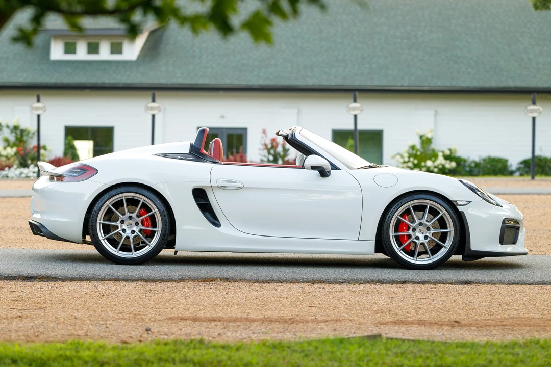 2016 Porsche 981 Boxster Spyder - Image 24 of 31