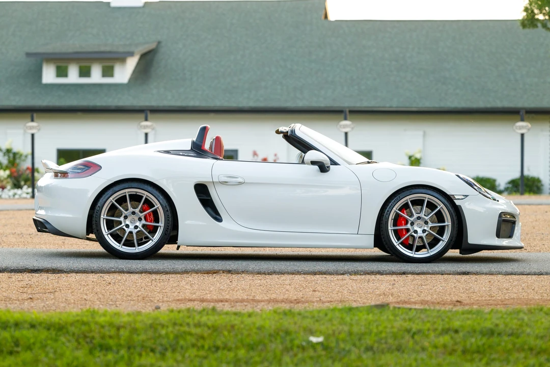 2016 Porsche 981 Boxster Spyder - Image 25 of 31