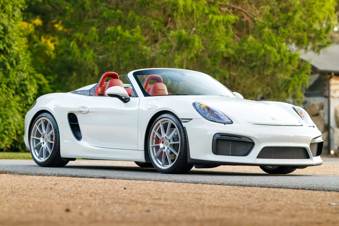 2016 Porsche 981 Boxster Spyder - Image 28 of 31
