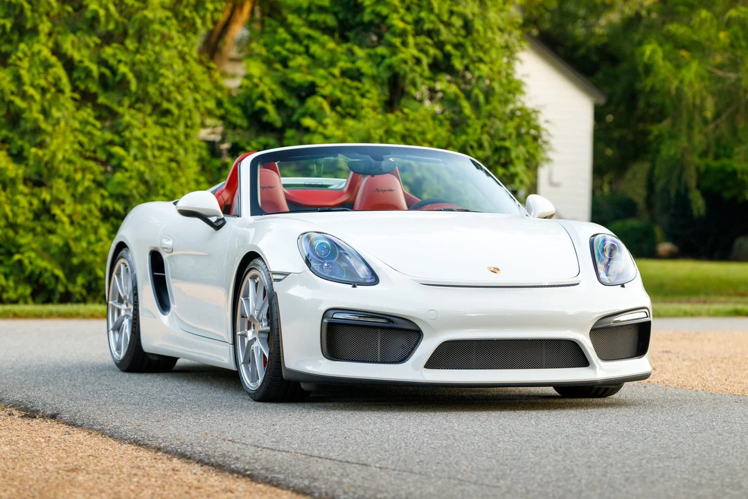 2016 Porsche 981 Boxster Spyder - Image 2 of 31