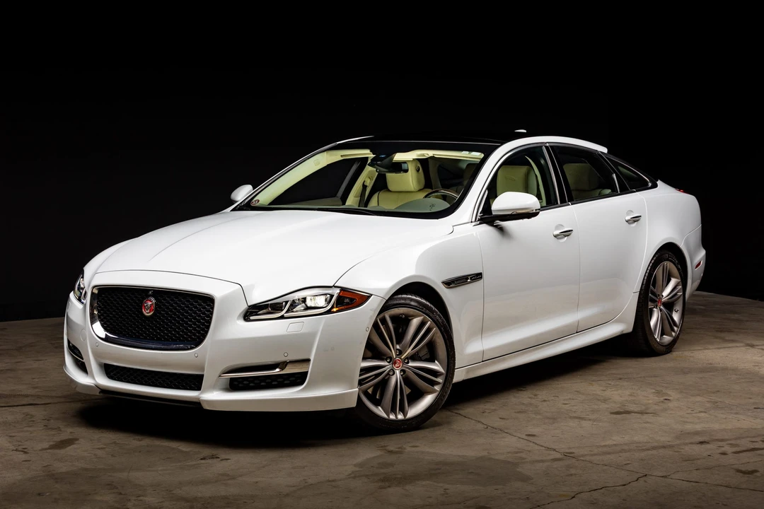 2017 Jaguar X351 XJ - Image 31 of 31