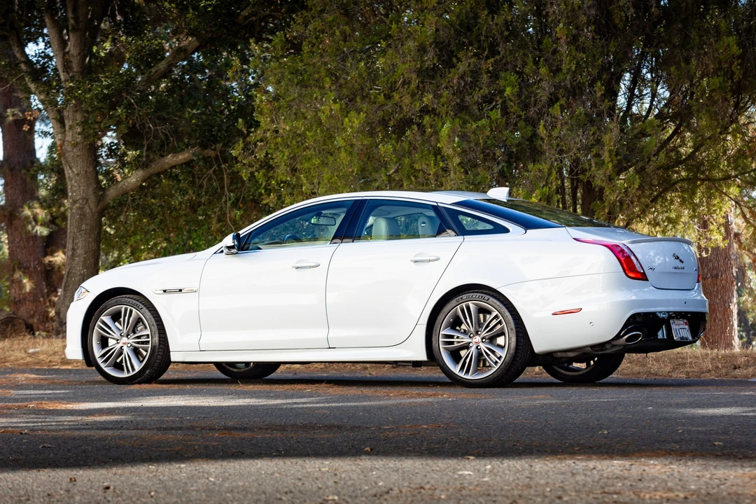 2017 Jaguar X351 XJ - Image 27 of 31