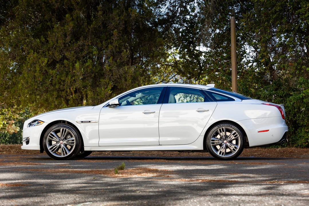 2017 Jaguar X351 XJ - Image 28 of 31
