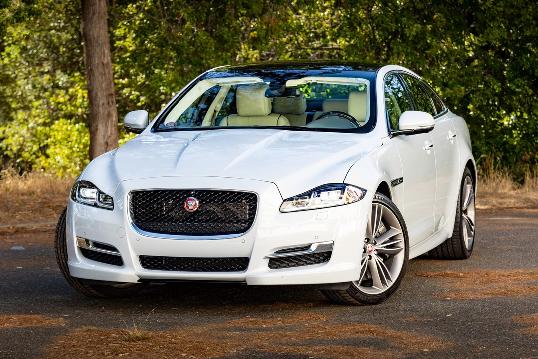 2017 Jaguar X351 XJ - Image 8 of 31