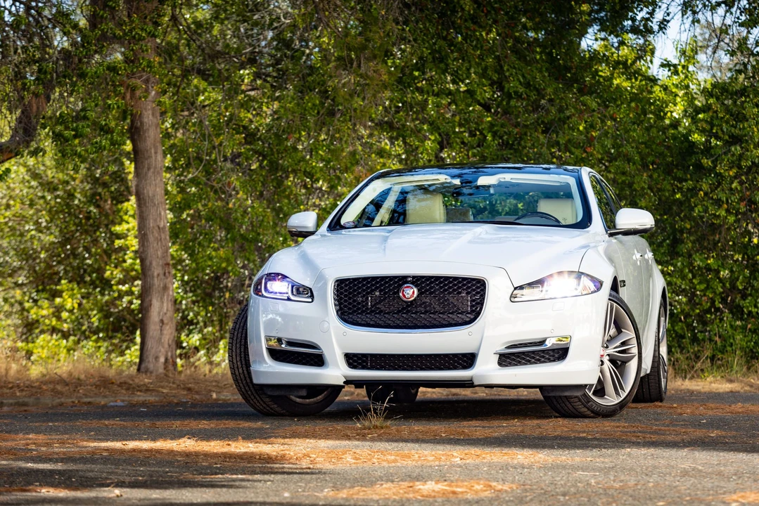 2017 Jaguar X351 XJ - Image 6 of 31