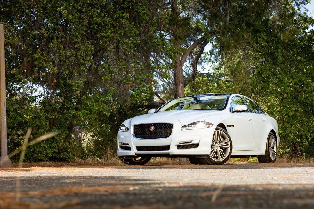 2017 Jaguar X351 XJ - Image 4 of 31